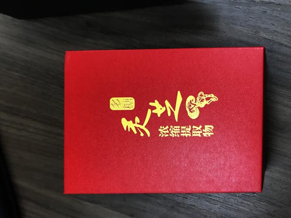不需要更换耗材，一台机器可以实现所有的图案生成！
